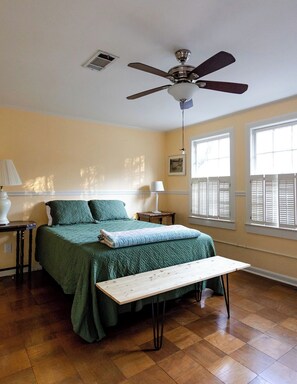 4 chambres, fer et planche à repasser, Wi-Fi gratuit, draps fournis