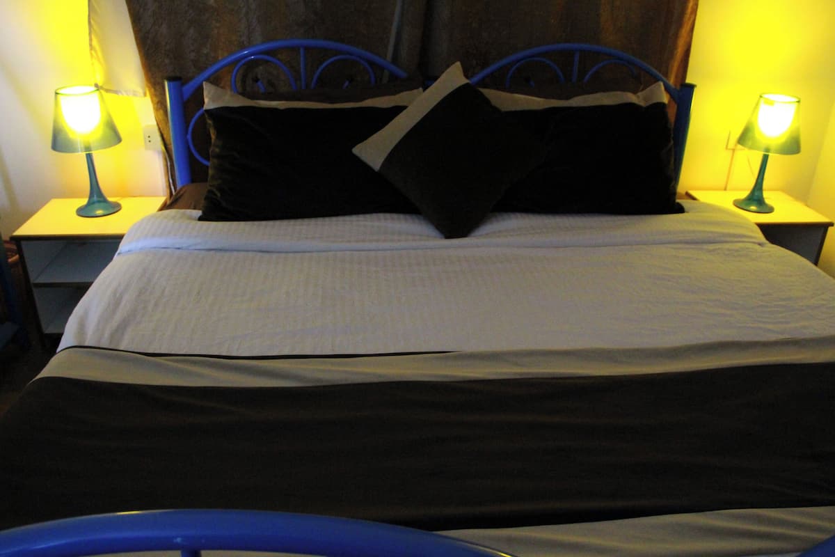 Family Double Room, 1 Bedroom, City View | Individually decorated, blackout drapes, soundproofing