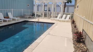 Outdoor pool, pool loungers