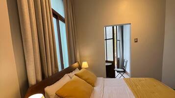 Quarto casal exclusivo | Cortinas blackout, Wi-Fi de cortesia, roupa de cama