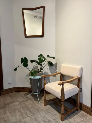 Lobby sitting area - Hotel Casa Aure (Santiago)