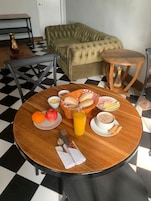 Free daily cooked-to-order breakfast
