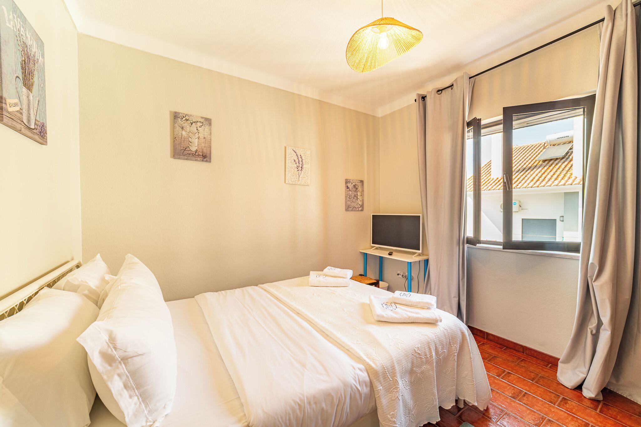 Klassieke tweepersoonskamer (5) | Luxe beddengoed, bedden met traagschuimmatrassen, gratis wifi