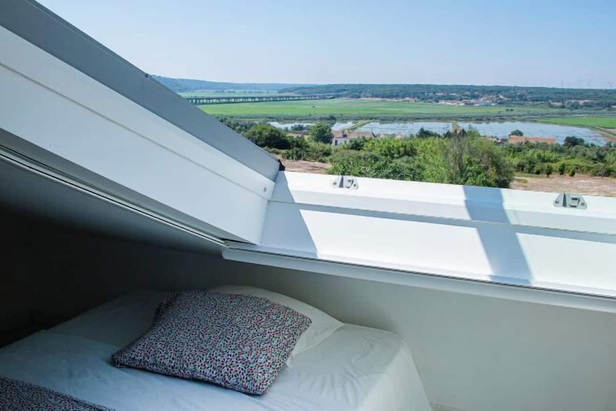 1 bedroom, premium bedding, memory foam beds, free WiFi