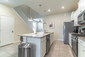 Exterior - 7407 Solterra (Davenport)