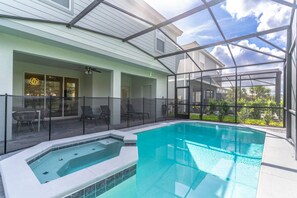 Maison (7407 Solterra) | Extérieur