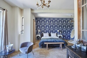 5 dormitoris, planxa i posts de planxar, wifi i roba de llit 