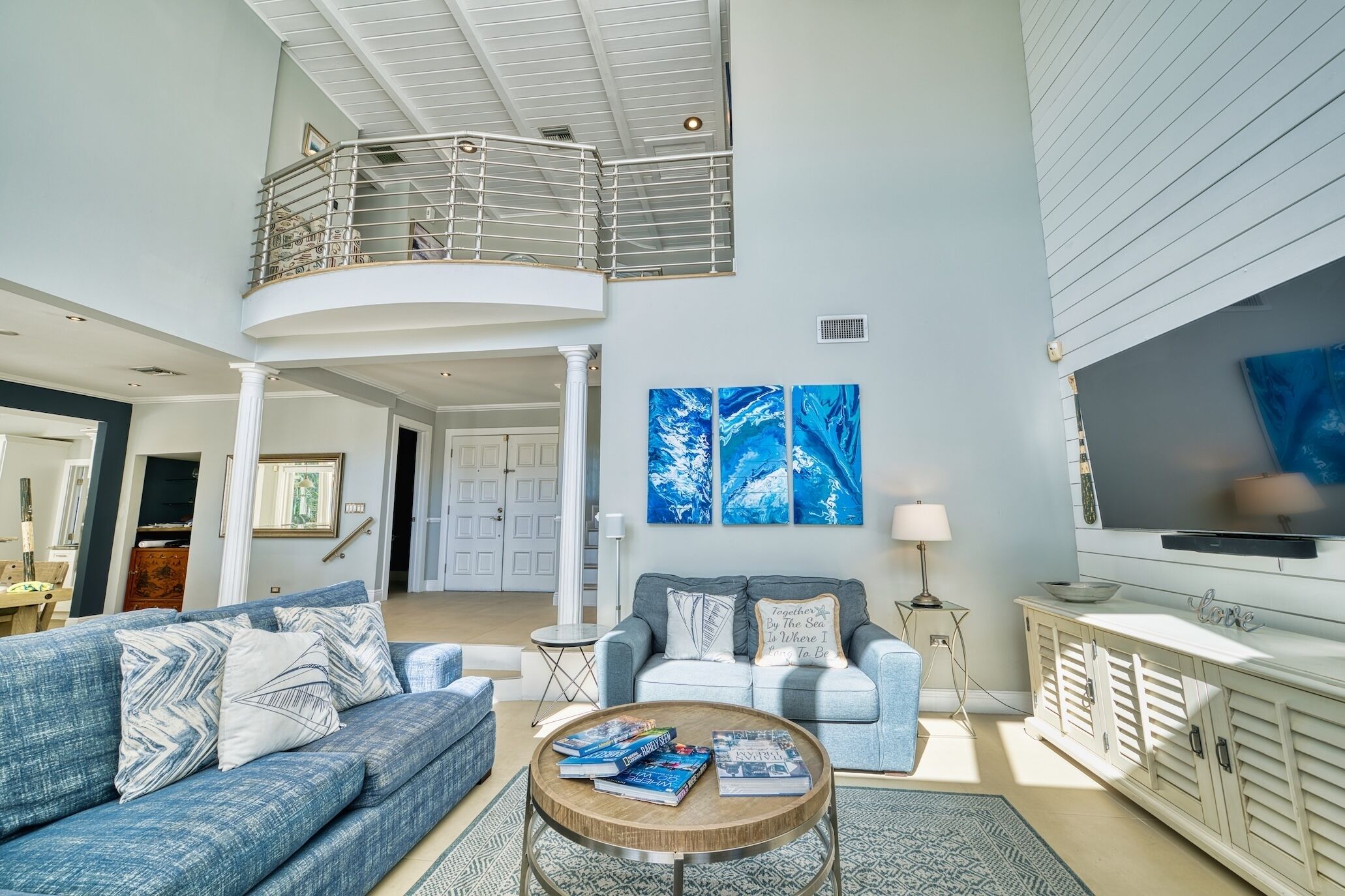 TV connectée, livres, chaîne hi-fi, imprimantes