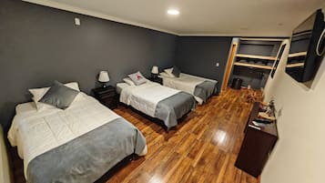 Quarto superior | Quartos à prova de som, Wi-Fi de cortesia, roupa de cama