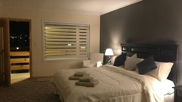 Quarto superior | Quartos à prova de som, Wi-Fi de cortesia, roupa de cama