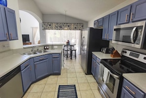 Ferienhaus | Eigene Küche | Großer Kühlschrank, Mikrowelle, Ofen, Herdplatte