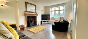 Sleeps 8 - Norham Berwick - Dog Friendly - Quiet