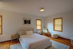 3 bedrooms, iron/ironing board, travel cot, free WiFi