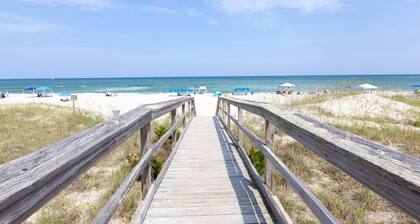 Ocean Views, Private Deck, Walk to Ocean & Pier
