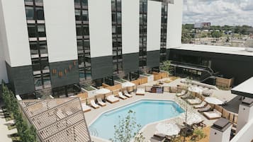 Piscine extérieure (ouverte en saison)