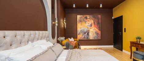 2 sovrum, skrivbord, mörkläggningsgardiner och gratis wi-fi