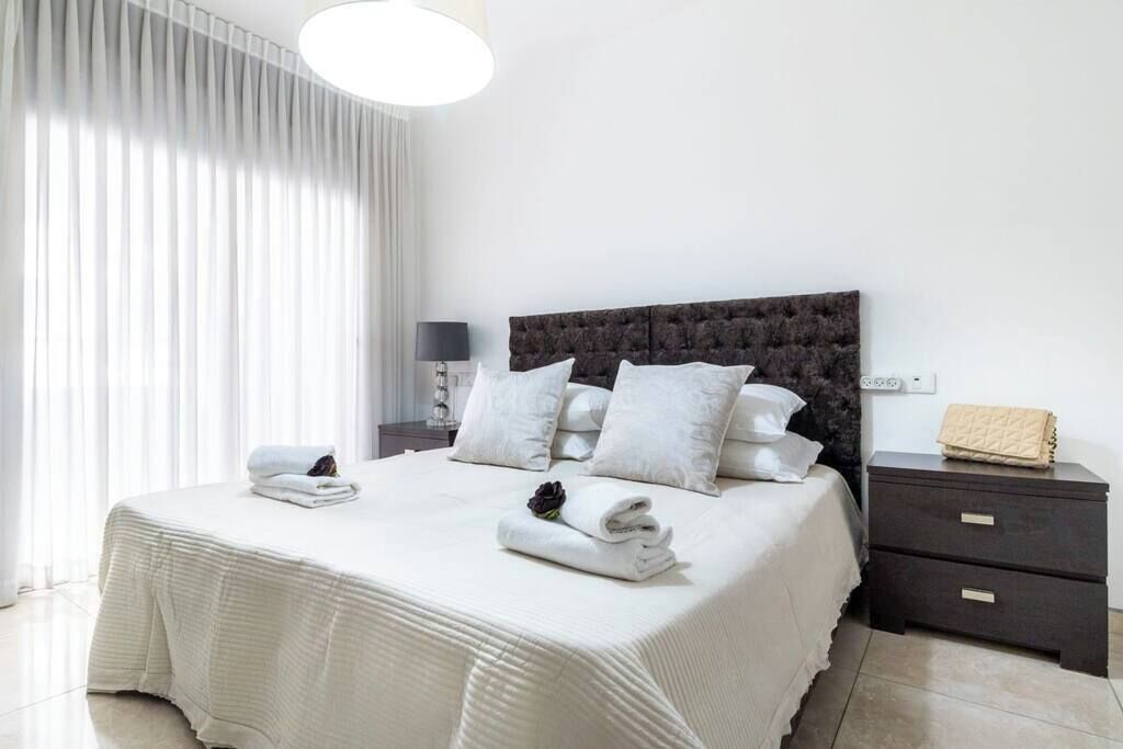 3 Schlafzimmer, Schreibtisch, Bügeleisen/Bügelbrett, Reisekinderbett