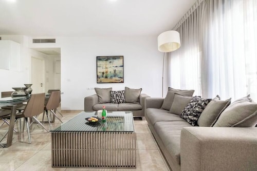 Luxury 3 bedroom apt,  Harav Kook7