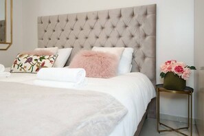 2 chambres, fer et planche à repasser, lit parapluie, Wi-Fi