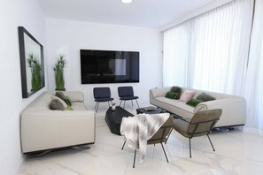 Télévision, espaces bureaux