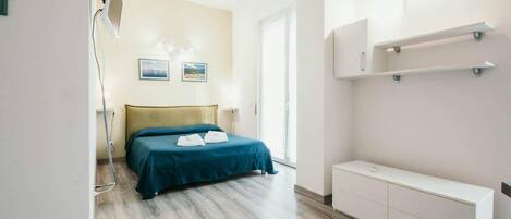 واي فاي مجانًا وملاءات أسرّة