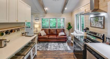 Cozy Tennessee Retreat w/ Patio & Charcoal Grill!