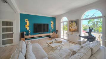 Smart-TV, Videospiele, Bücher, Drucker