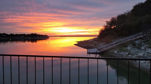 The Lookout at Lakewood, Lakefront Paradise with Ultimate Entertainment, Hot Tub and Dock