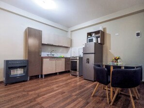 Mikrowelle, Ofen, Herdplatte, Wasserkocher