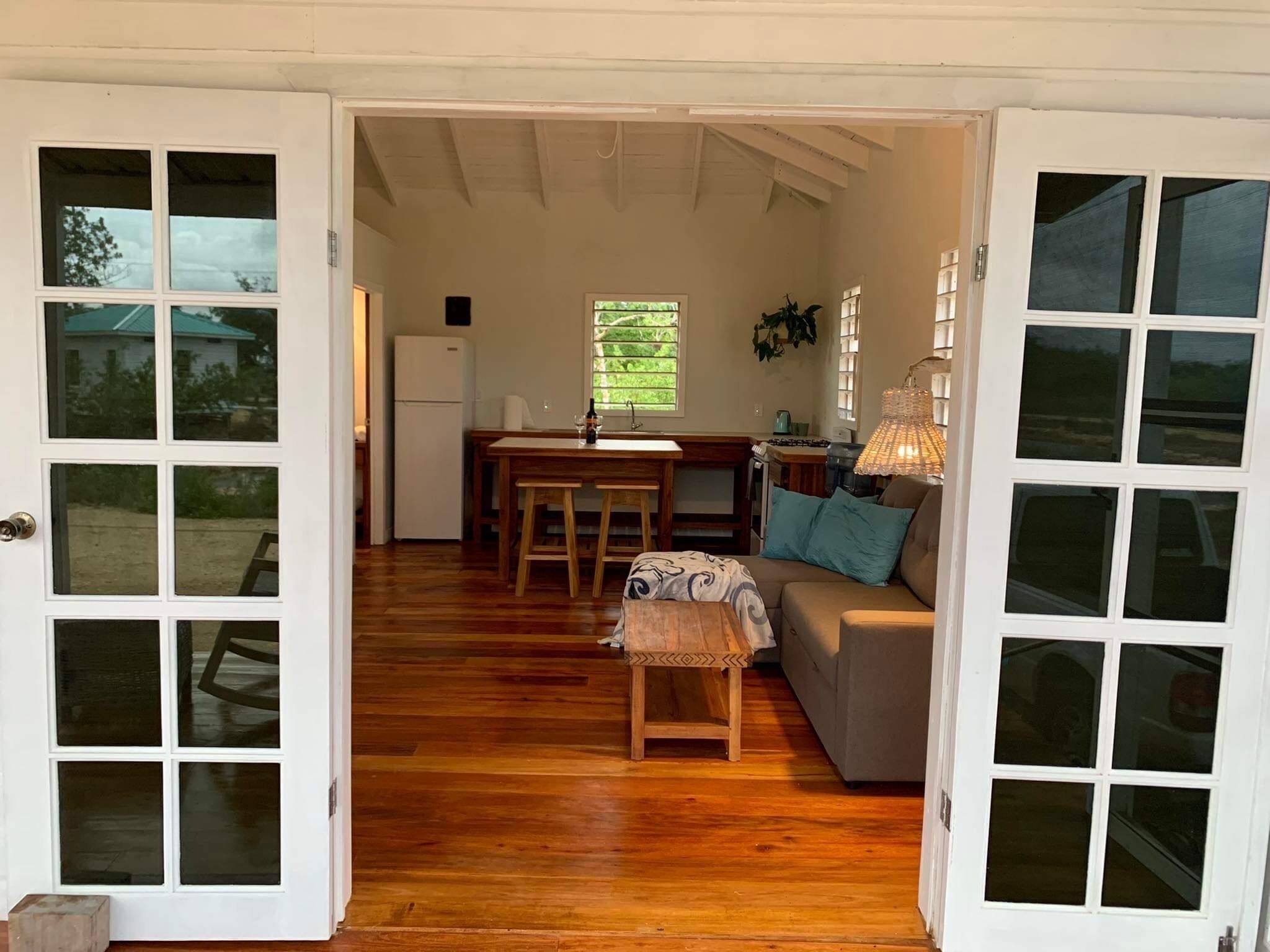 Hytte – design, 1 soverom, kjøkken, sjøutsikt | Safe på rommet, skrivebord og skrivebord for bærbar PC