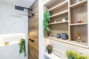 Apartment | Bathroom | Free toiletries