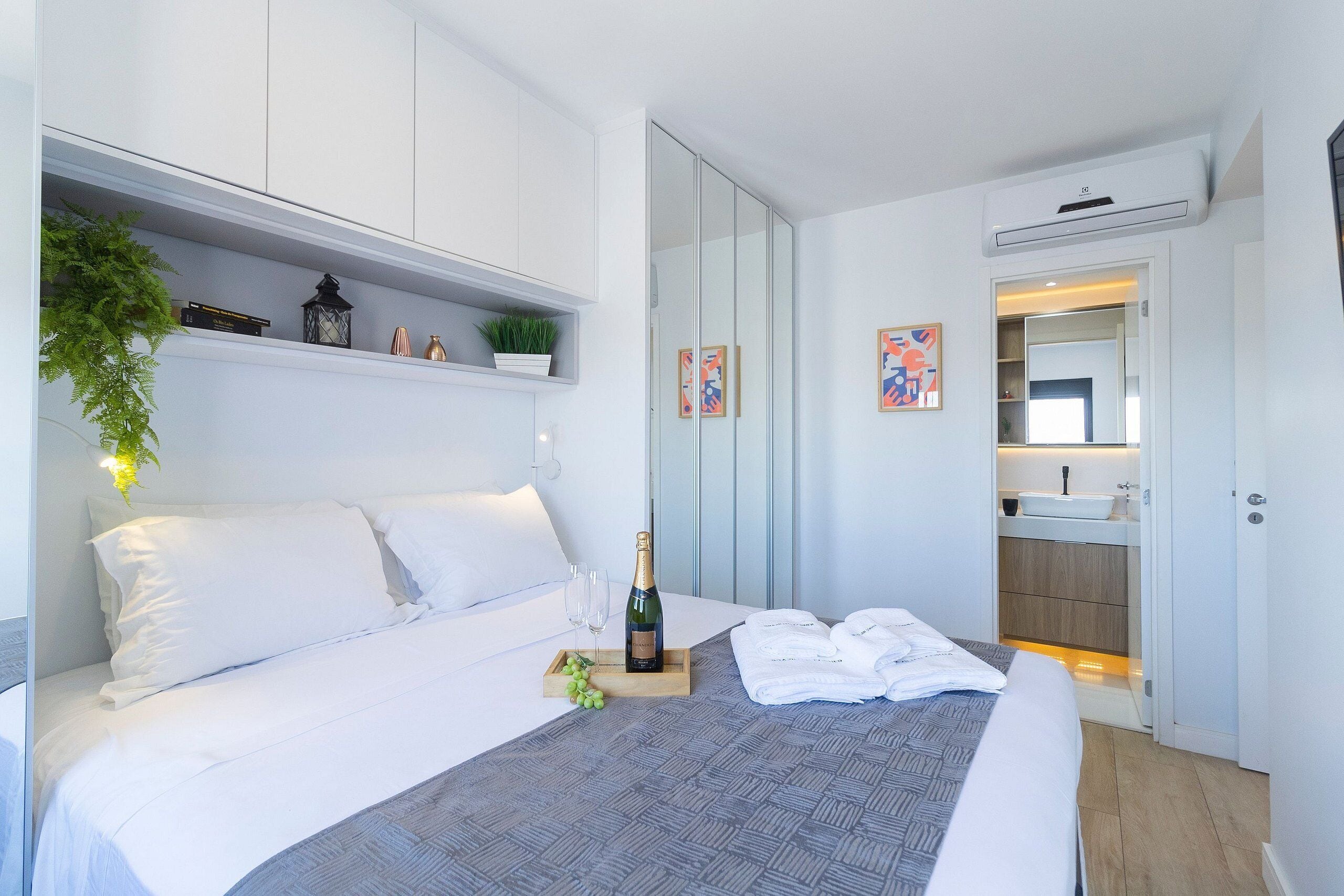 Apartment | 2 bedrooms, in-room safe, desk, iron/ironing board