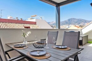 Outdoor dining - Penthouse in Fuengirola by Costarentals - Ref 215 (Fuengirola)