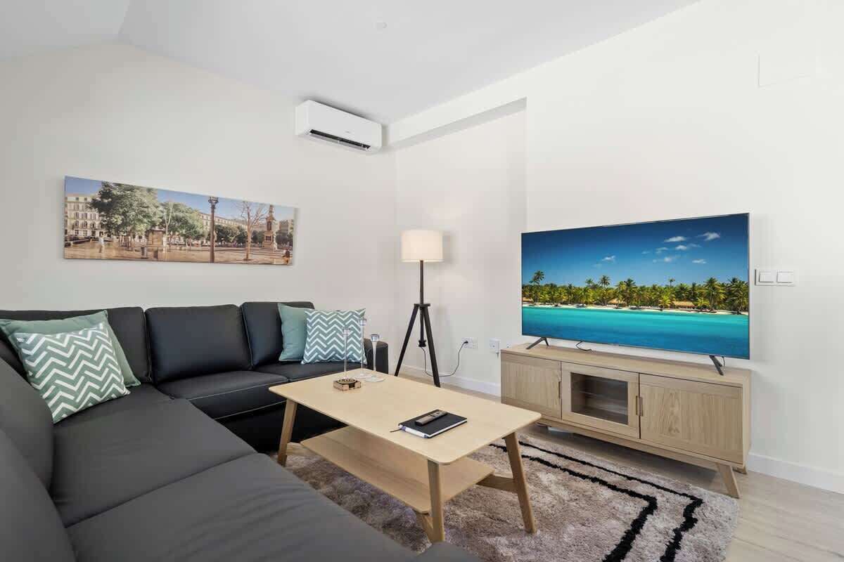 Een smart-tv en een kantoor