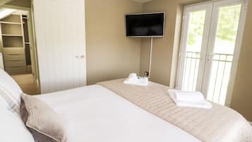 4 quartos, individualmente decorados, individualmente mobiliados