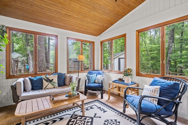 Smart TV - Midcentury Home w/King suites near Duke/Downtown (Durham)