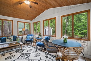 Interior - Midcentury Home w/King suites near Duke/Downtown (Durham)