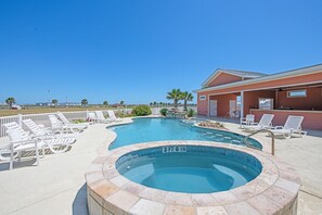 Habitación de lujo, baño privado (Marina View) | Bañera de hidromasaje al aire libre