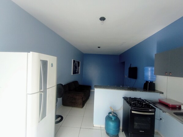 Unclassified image, 1 of 11, button