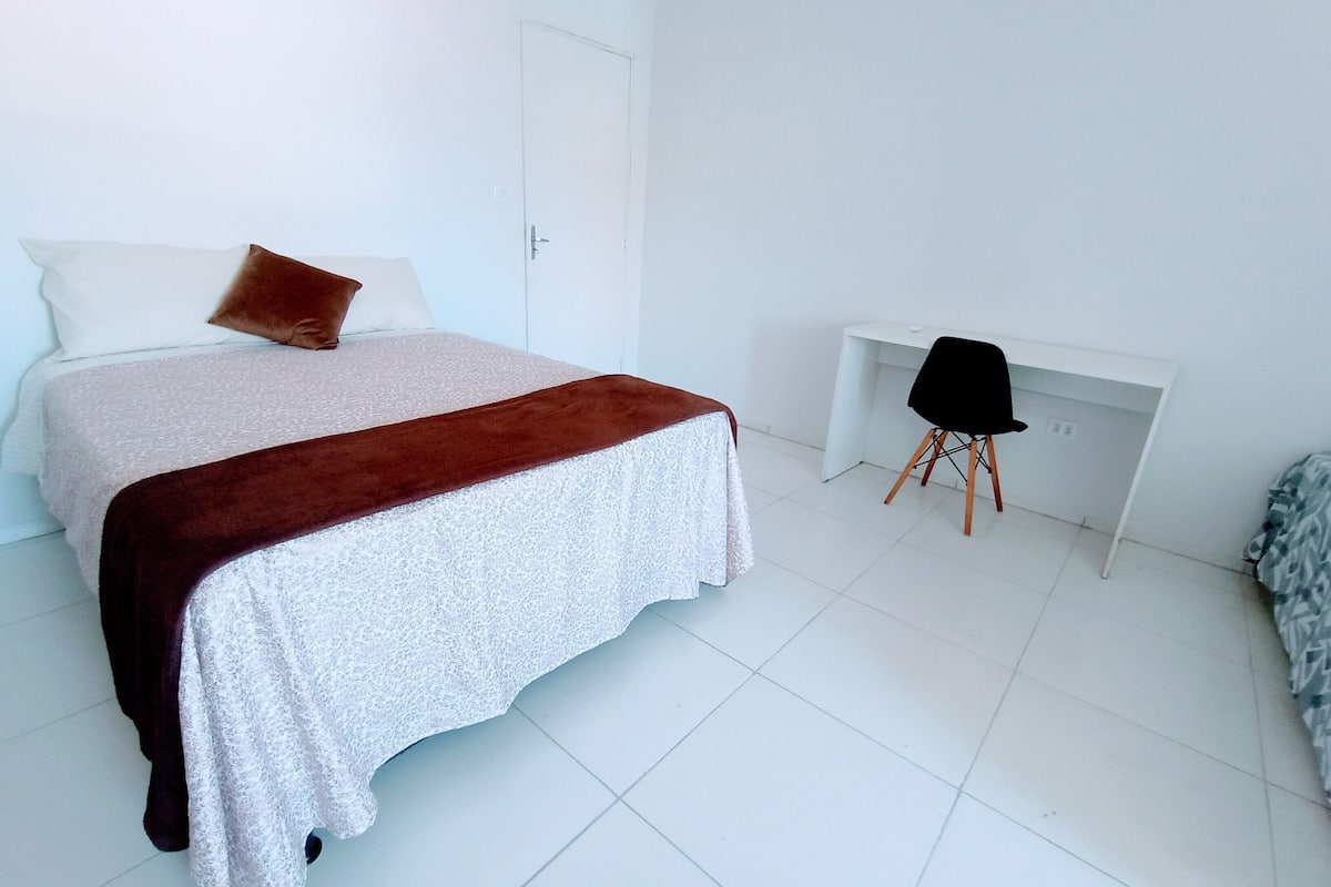 Executive Apartment | 1 bedroom, desk, laptop workspace, blackout curtains