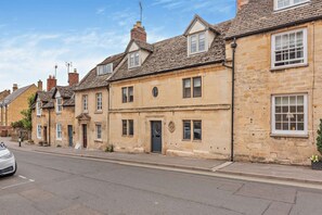 Exterior - Stylish dog friendly cottage in the Cotswolds  - Fleur de Lys (Winchcombe)