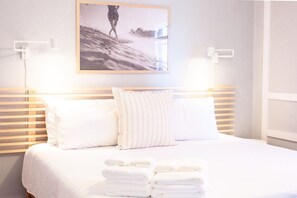 1 bedroom, iron/ironing board, travel crib, free WiFi - Ocean Views, Private Deck, Walk to Ocean & Pier! (Kure Beach)