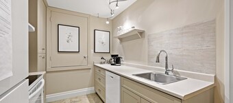 Farmhouse Apartment @ Guelph, Elora & Fergus