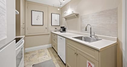 Farmhouse Apartment @ Guelph, Elora & Fergus