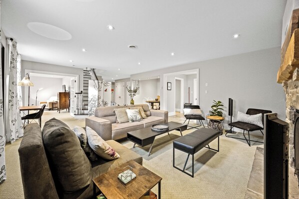 Televisie en een open haard