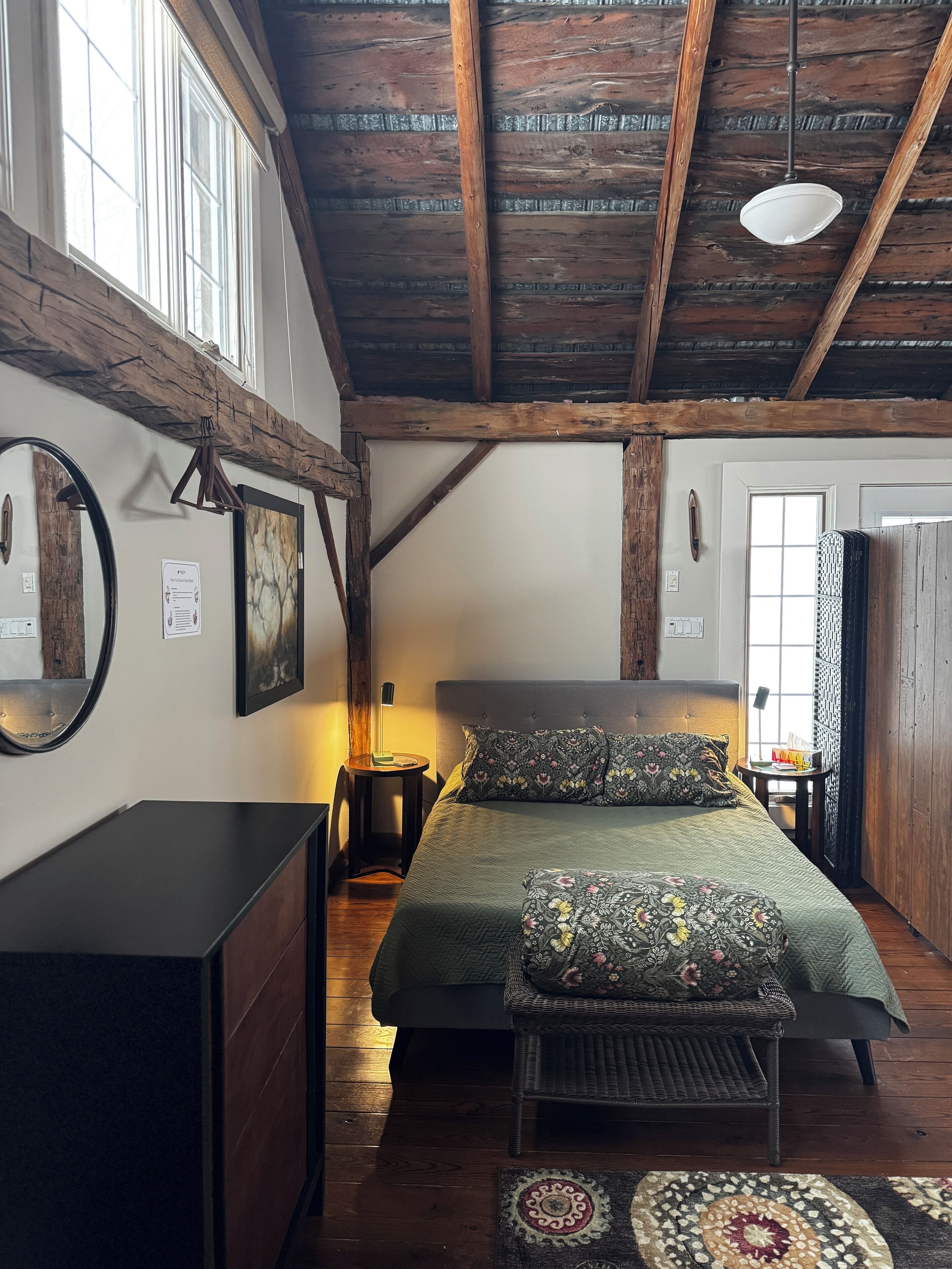 2 bedrooms, desk, iron/ironing board, travel crib