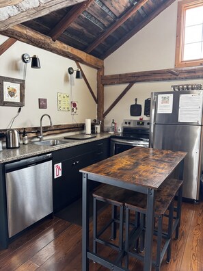 Réfrigérateur, four, plaque de cuisson, lave-vaisselle