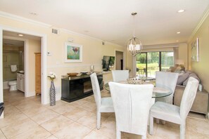 Dining - First Floor 2bd/2ba Fully Remodeled Condo in Saddlebrook (Wesley Chapel)