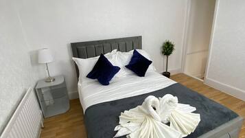 3 chambres, fer et planche Ă repasser, Wi-Fi, draps fournis