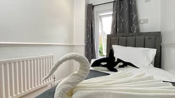 3 chambres, fer et planche Ă repasser, Wi-Fi, draps fournis